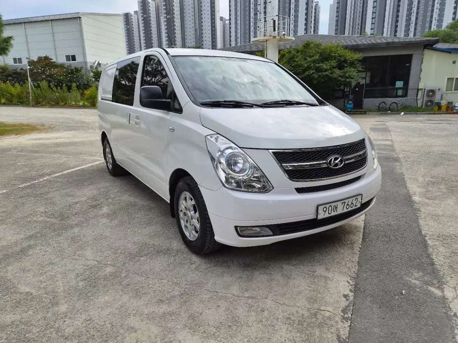 Hyundai Starex