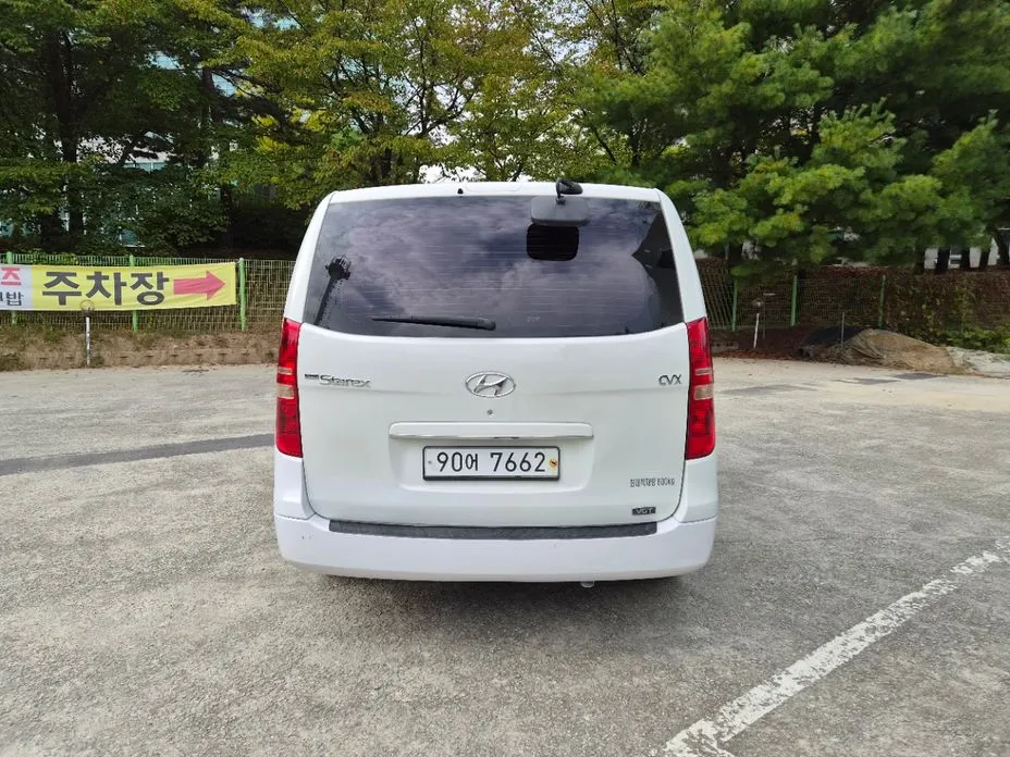Hyundai Starex
