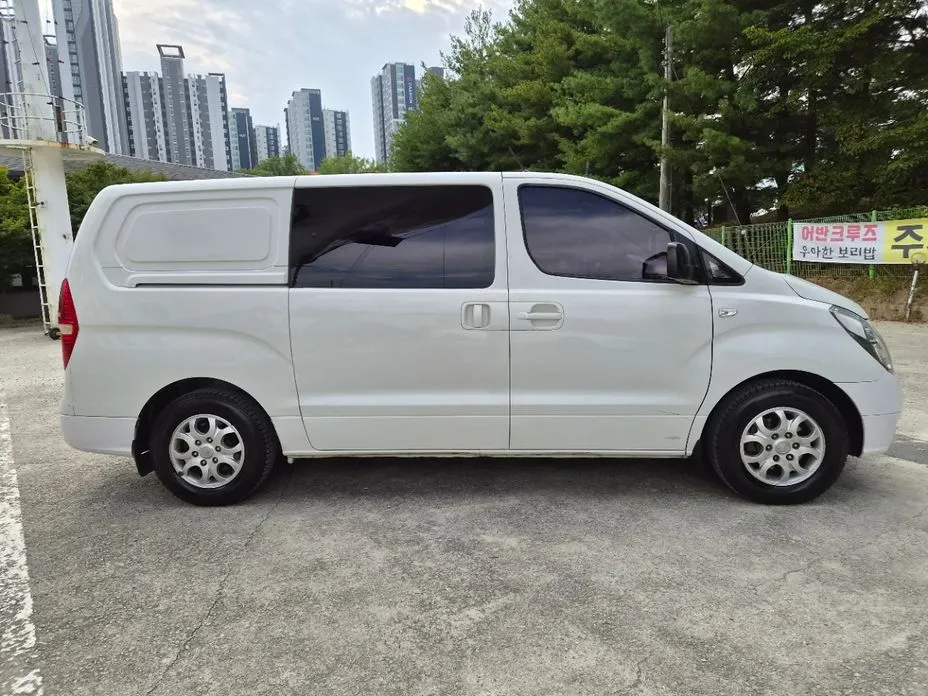 Hyundai Starex