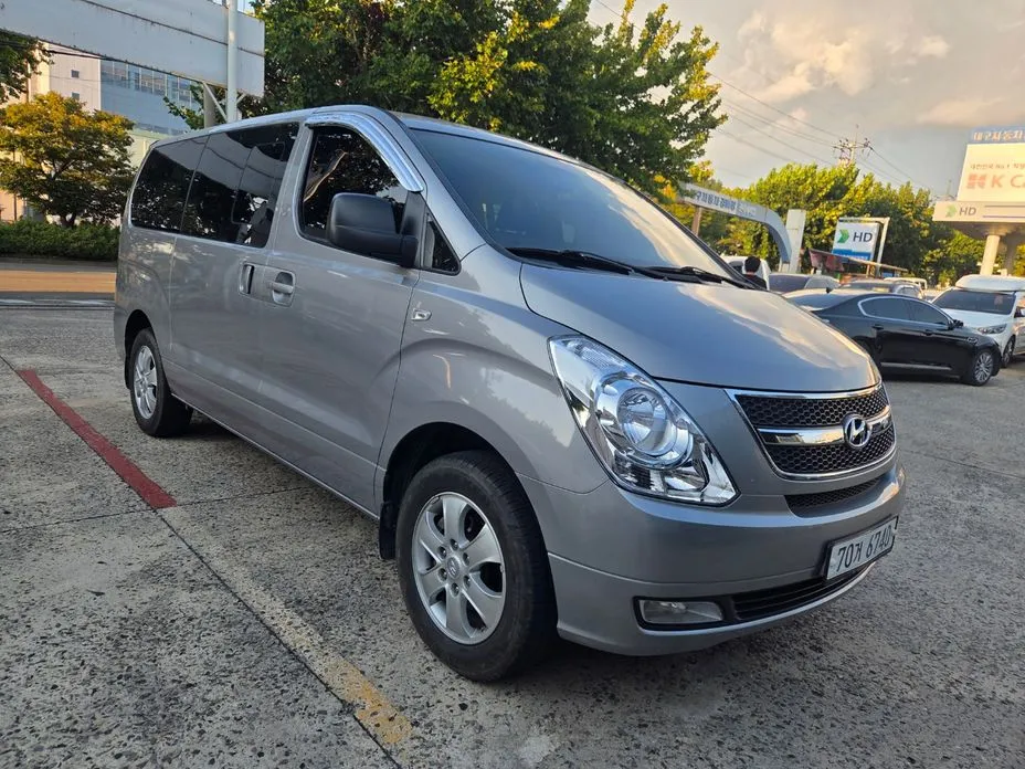 Hyundai Starex