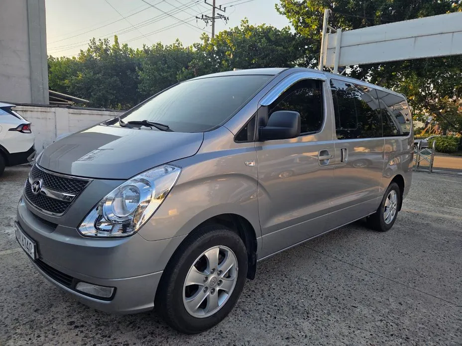 Hyundai Starex