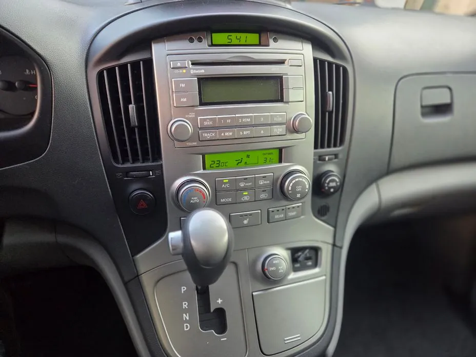 Hyundai Starex