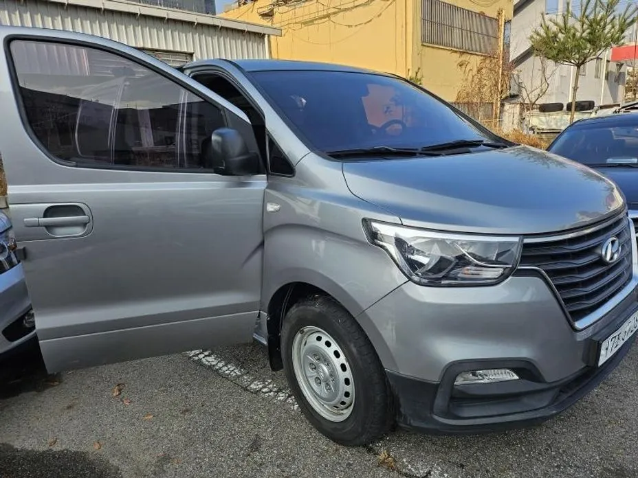 Hyundai Starex
