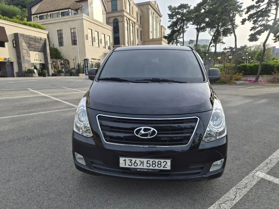 Hyundai Starex
