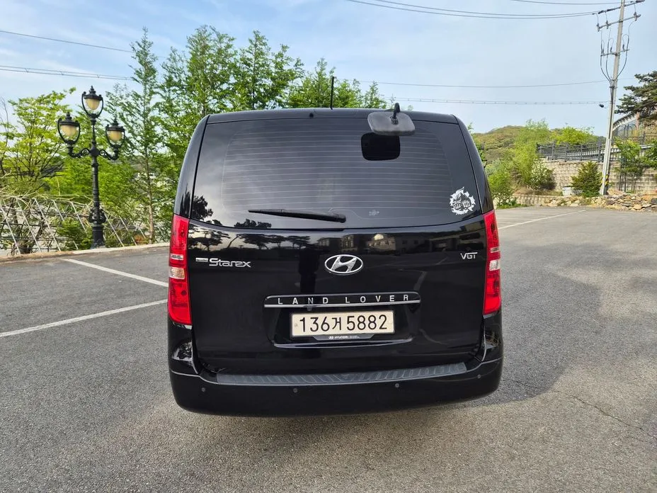 Hyundai Starex