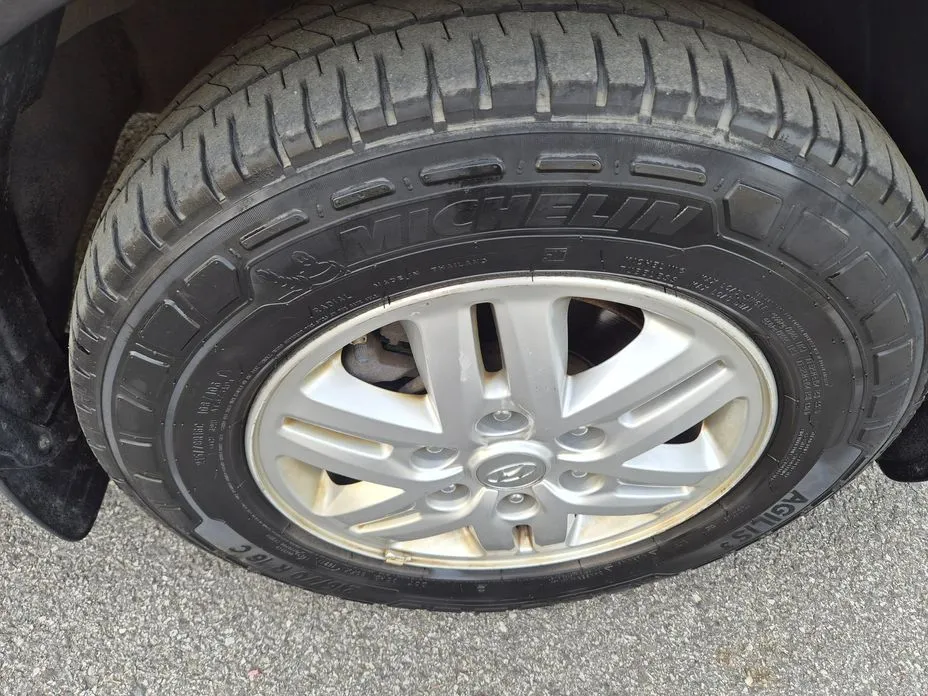 Hyundai Starex