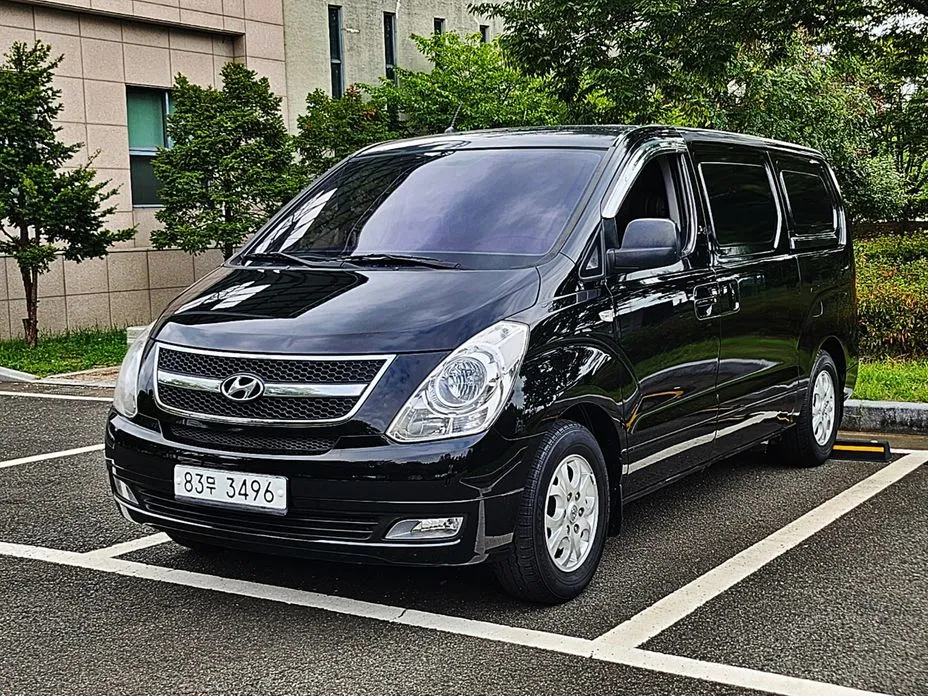 Hyundai Starex
