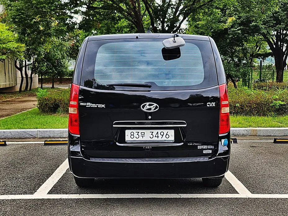 Hyundai Starex