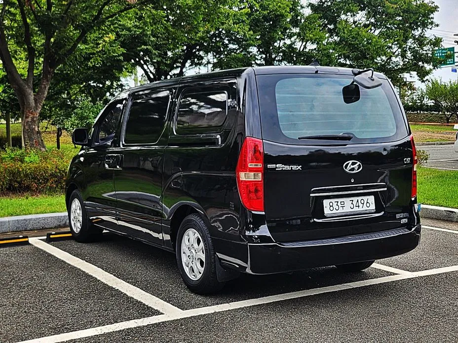 Hyundai Starex