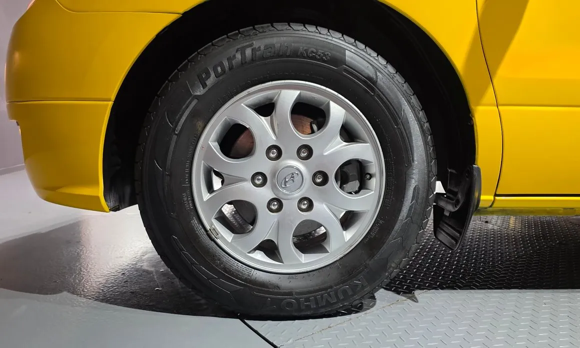 Hyundai Starex