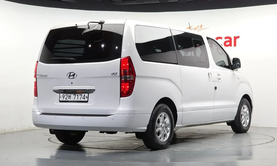 Hyundai Starex