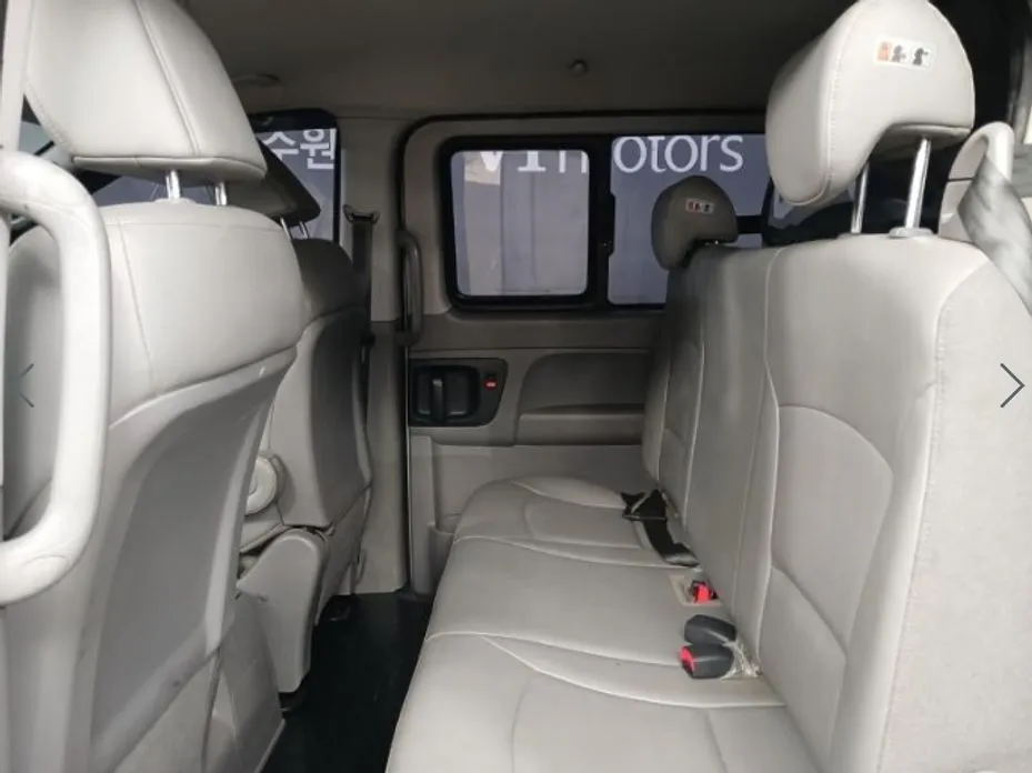 Hyundai Starex