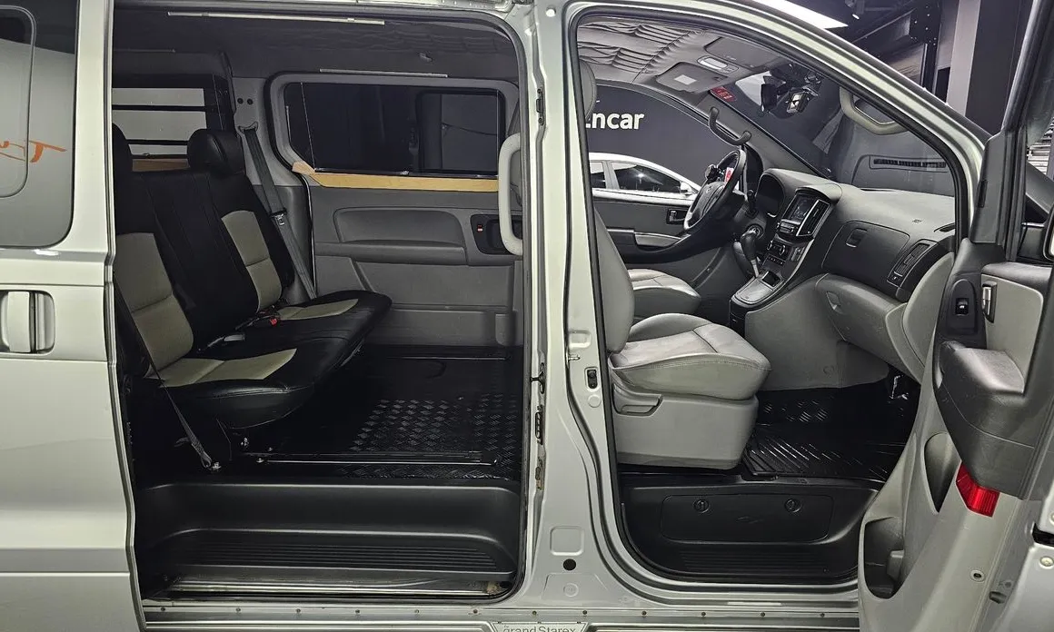 Hyundai Starex