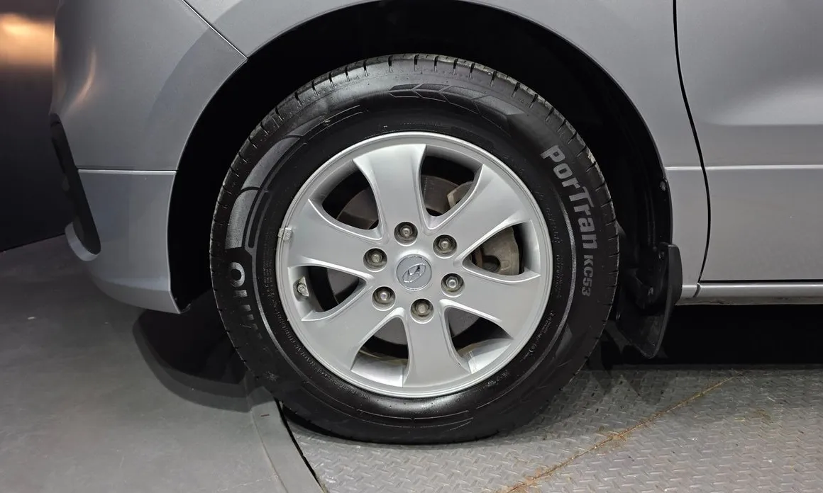 Hyundai Starex