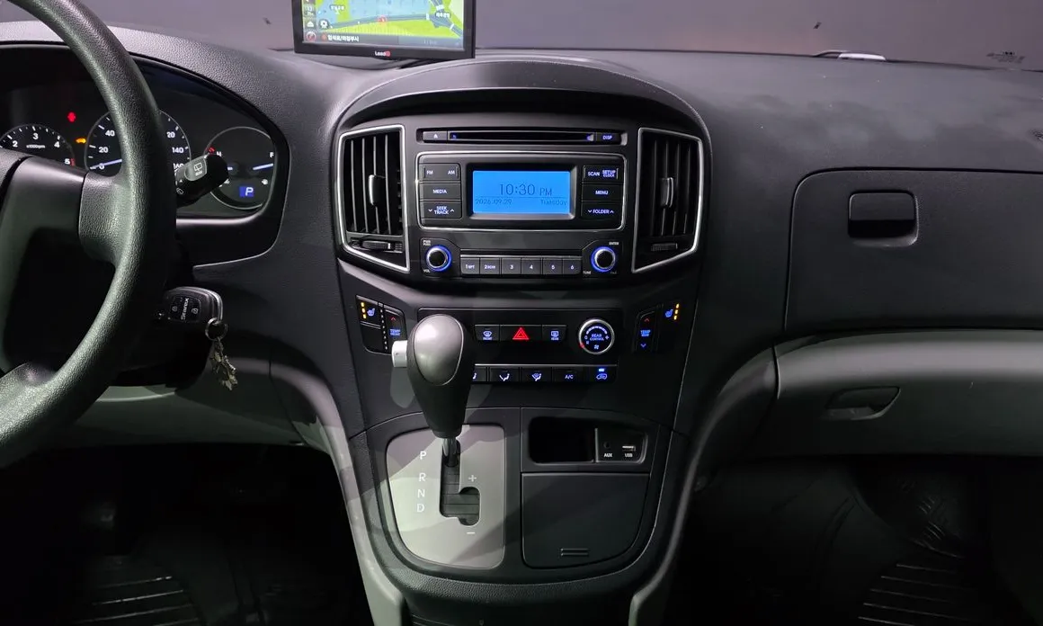 Hyundai Starex