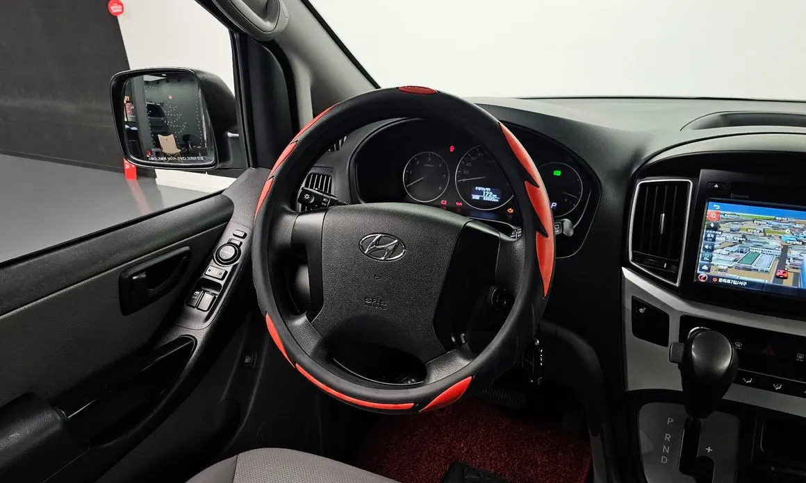 Hyundai Starex