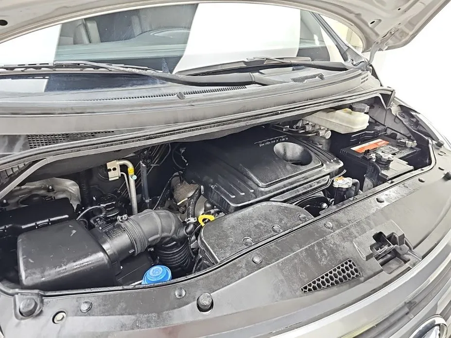 Hyundai Starex