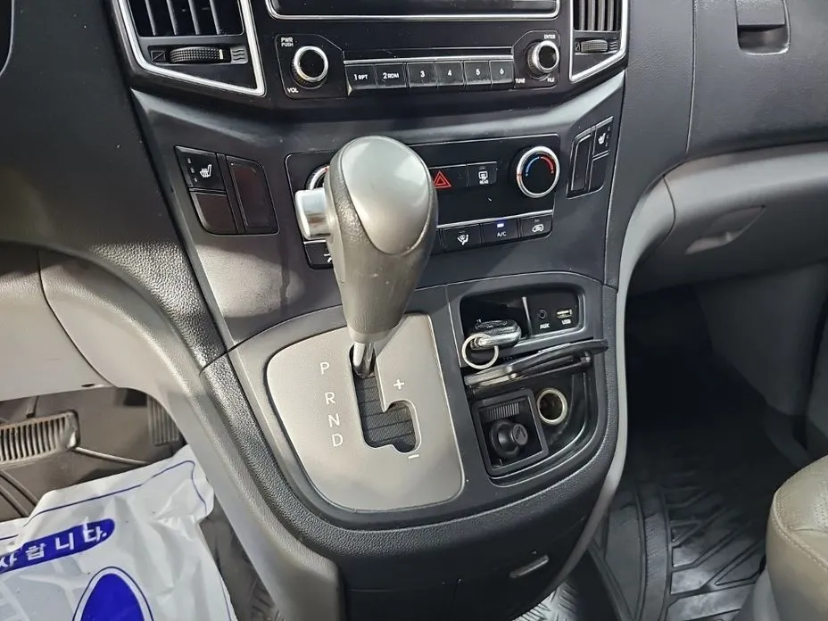 Hyundai Starex
