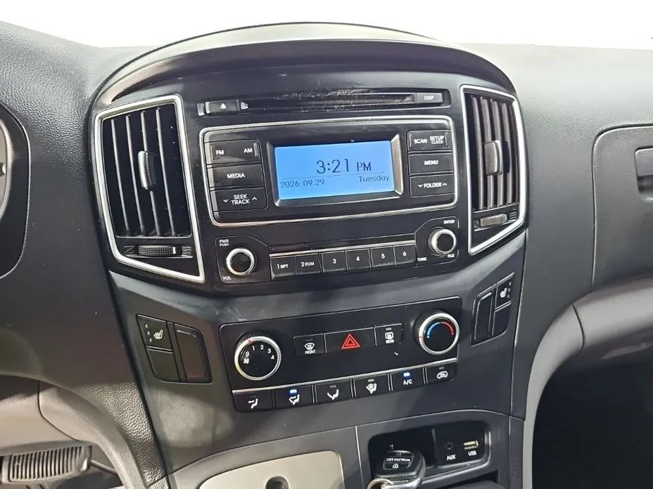 Hyundai Starex