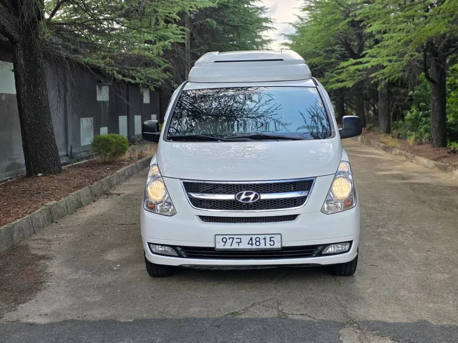 Hyundai Starex