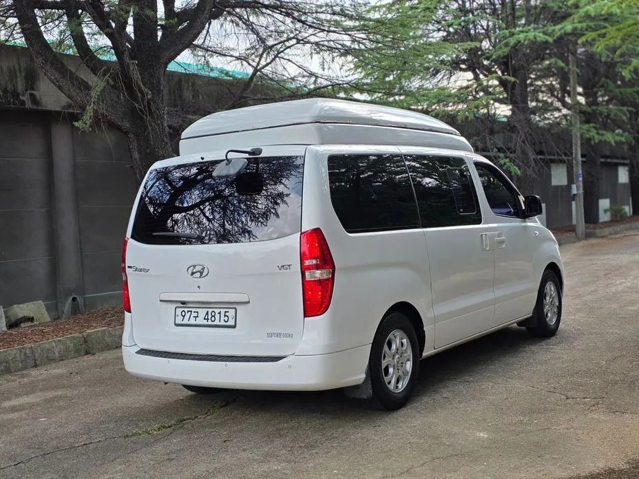 Hyundai Starex