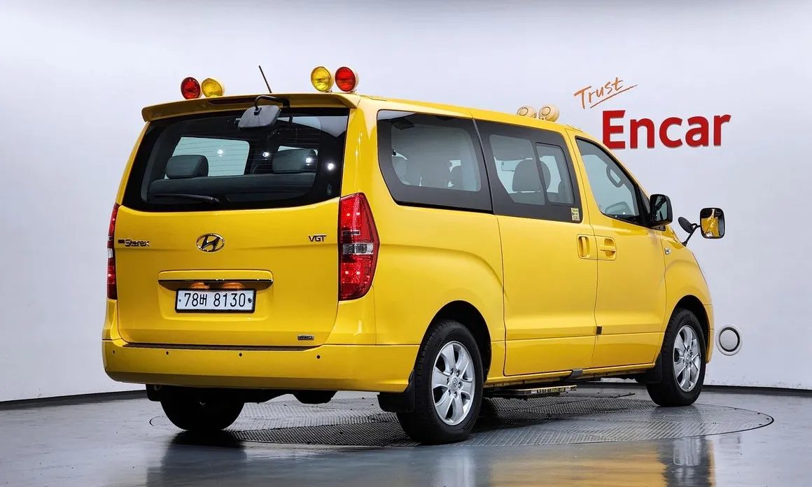 Hyundai Starex