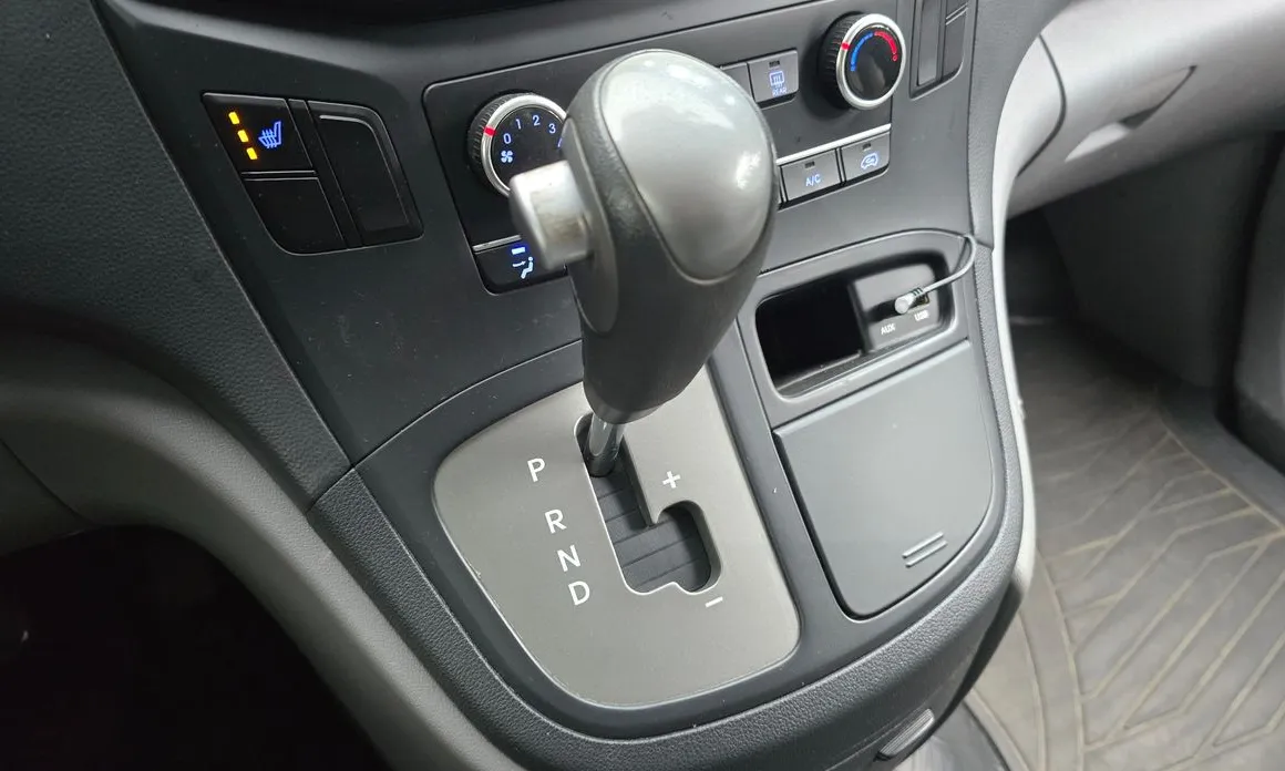 Hyundai Starex