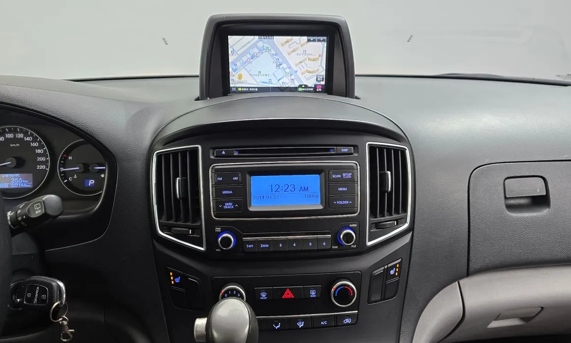 Hyundai Starex