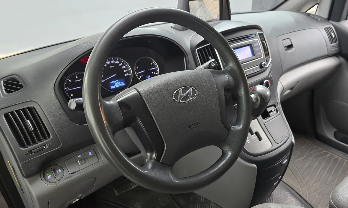 Hyundai Starex