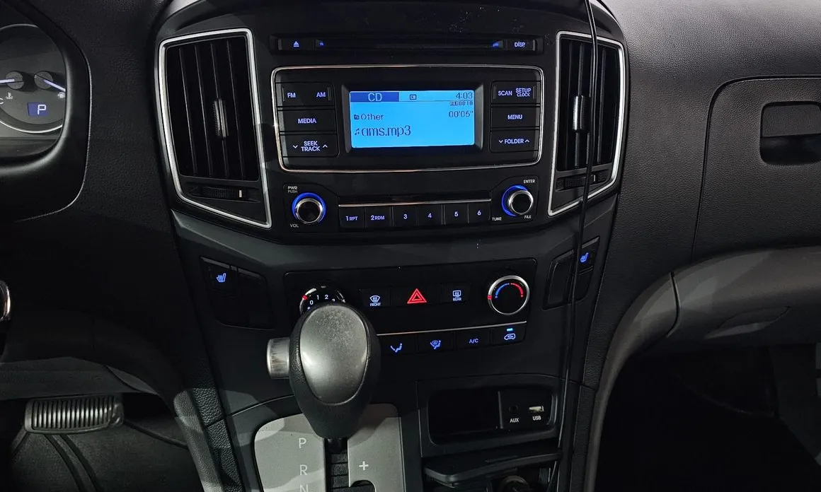 Hyundai Starex