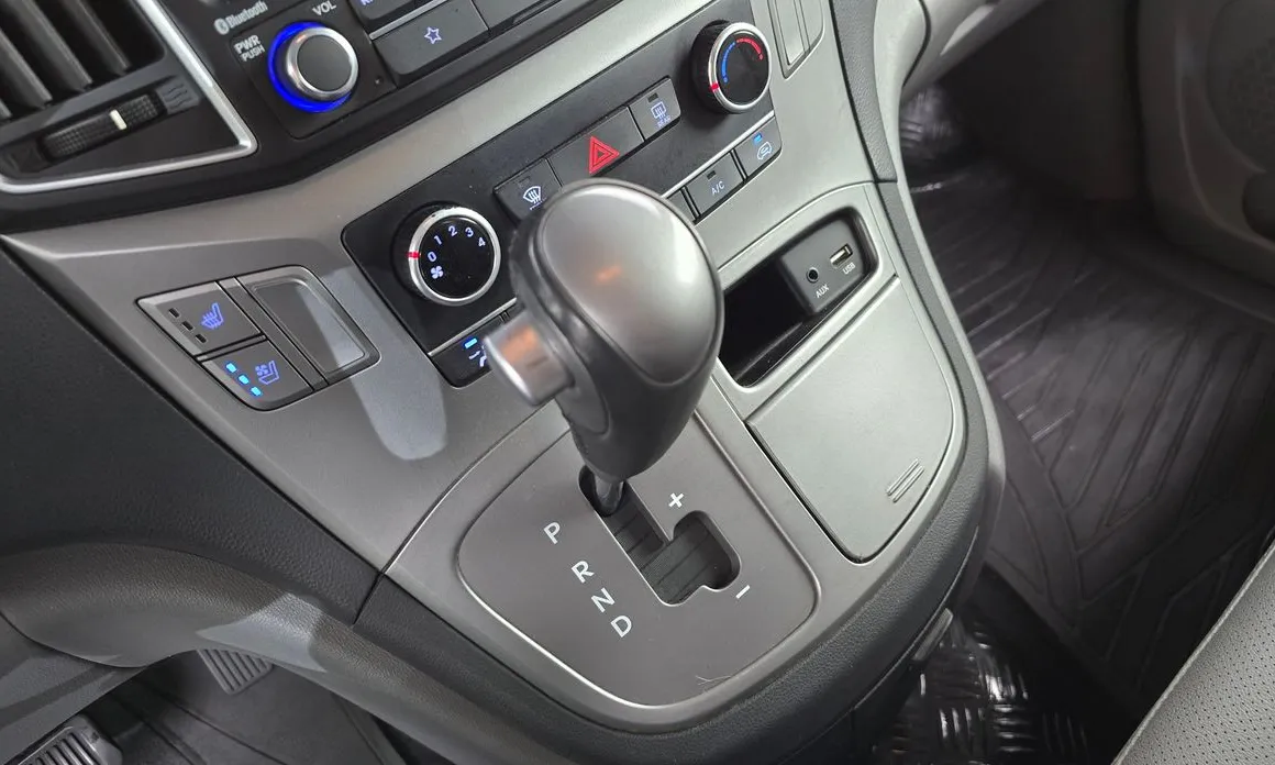 Hyundai Starex
