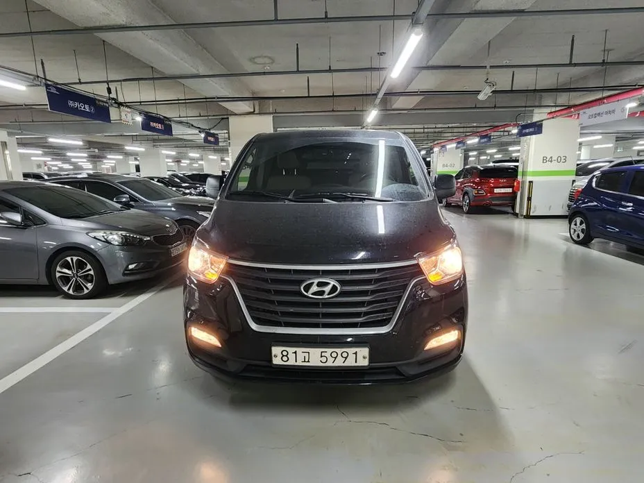 Hyundai Starex