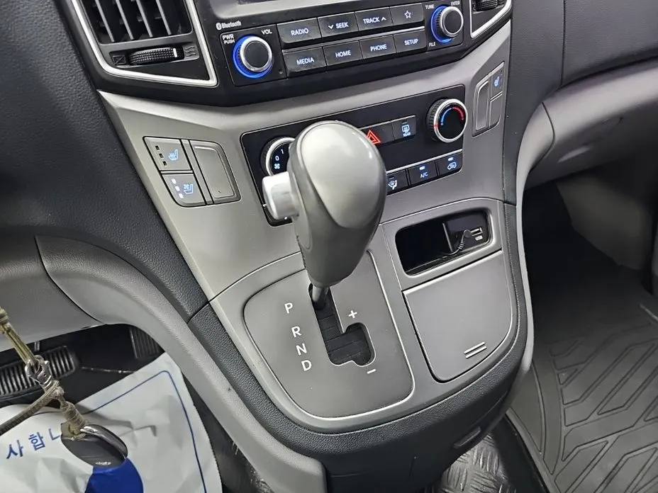 Hyundai Starex