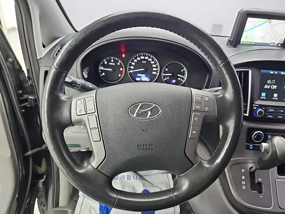 Hyundai Starex