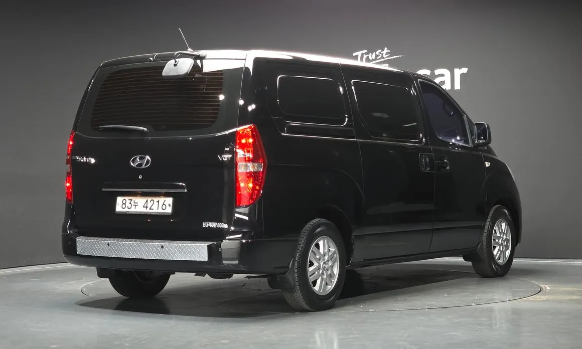Hyundai Starex