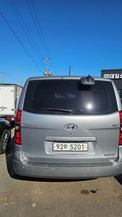 Hyundai Starex