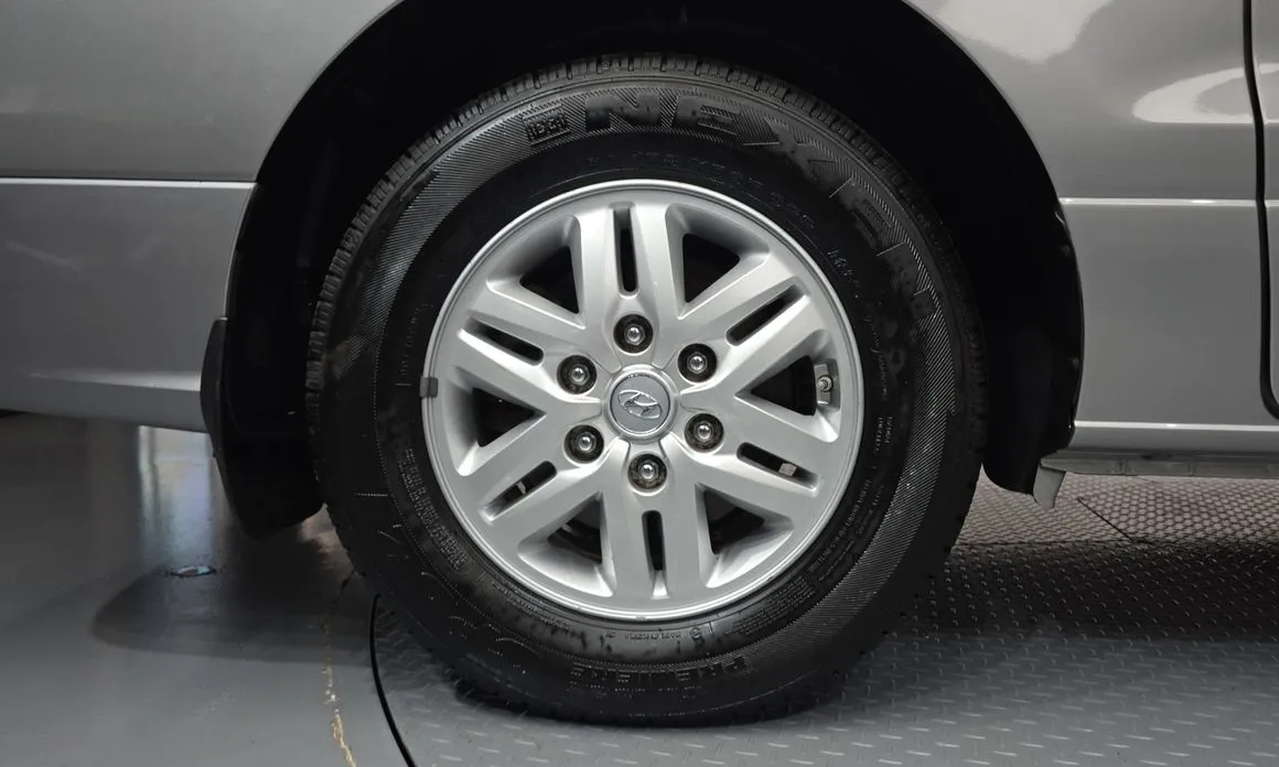 Hyundai Starex