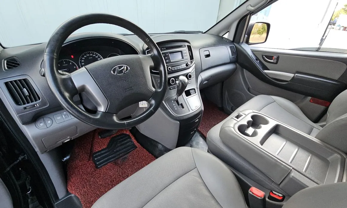Hyundai Starex