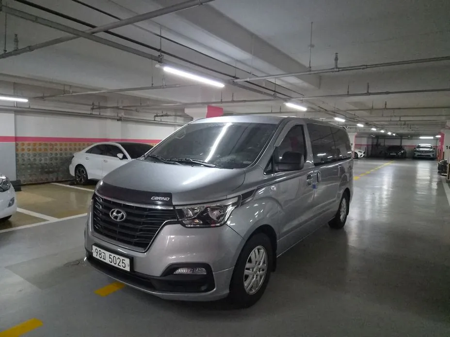 Hyundai Starex