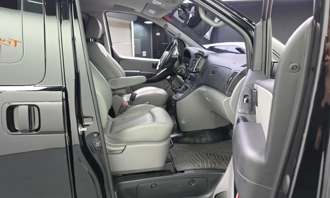 Hyundai Starex