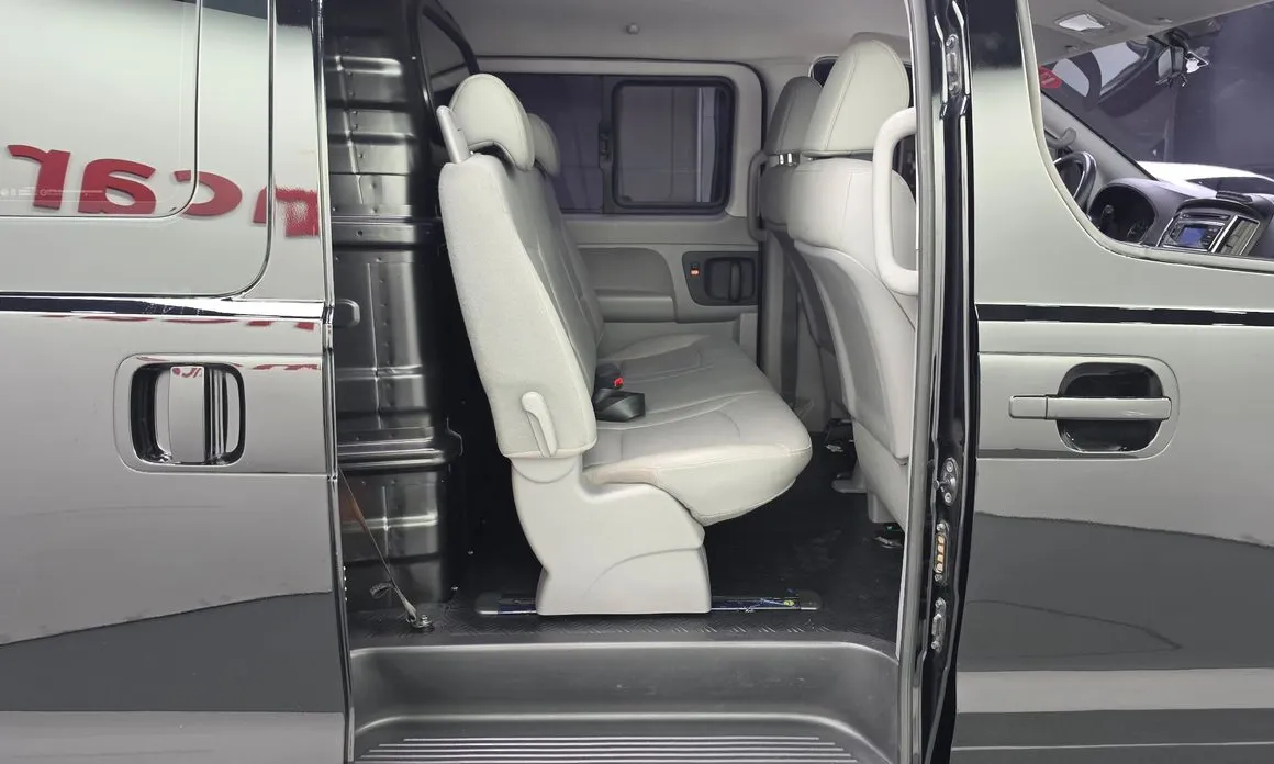 Hyundai Starex