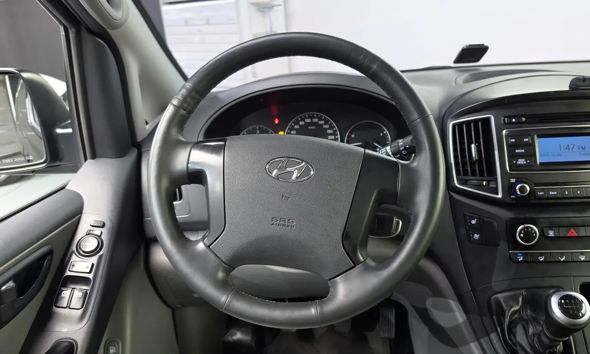 Hyundai Starex