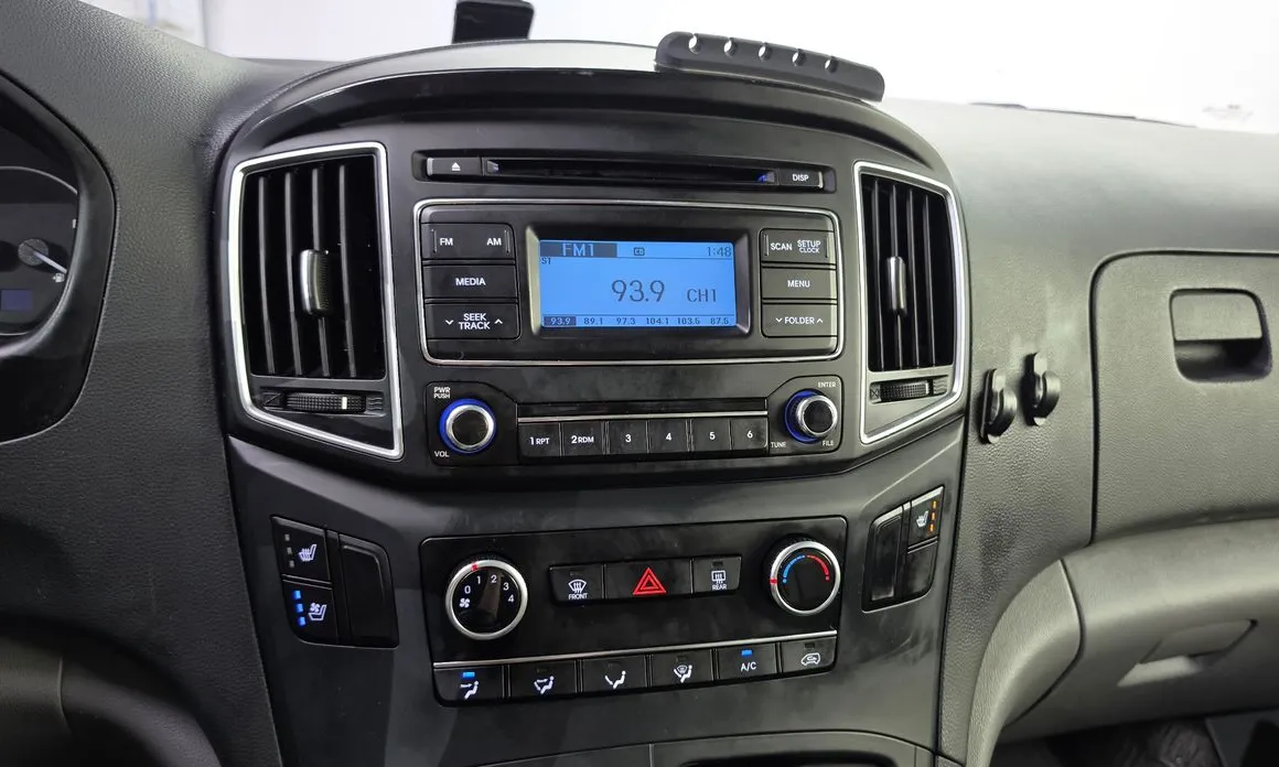 Hyundai Starex