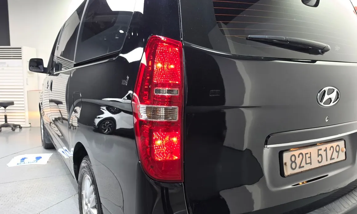 Hyundai Starex