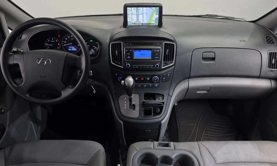Hyundai Starex