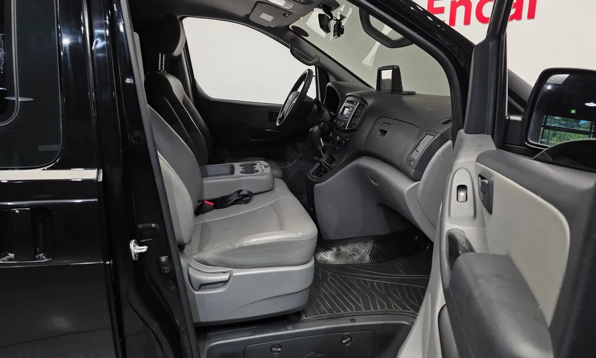 Hyundai Starex