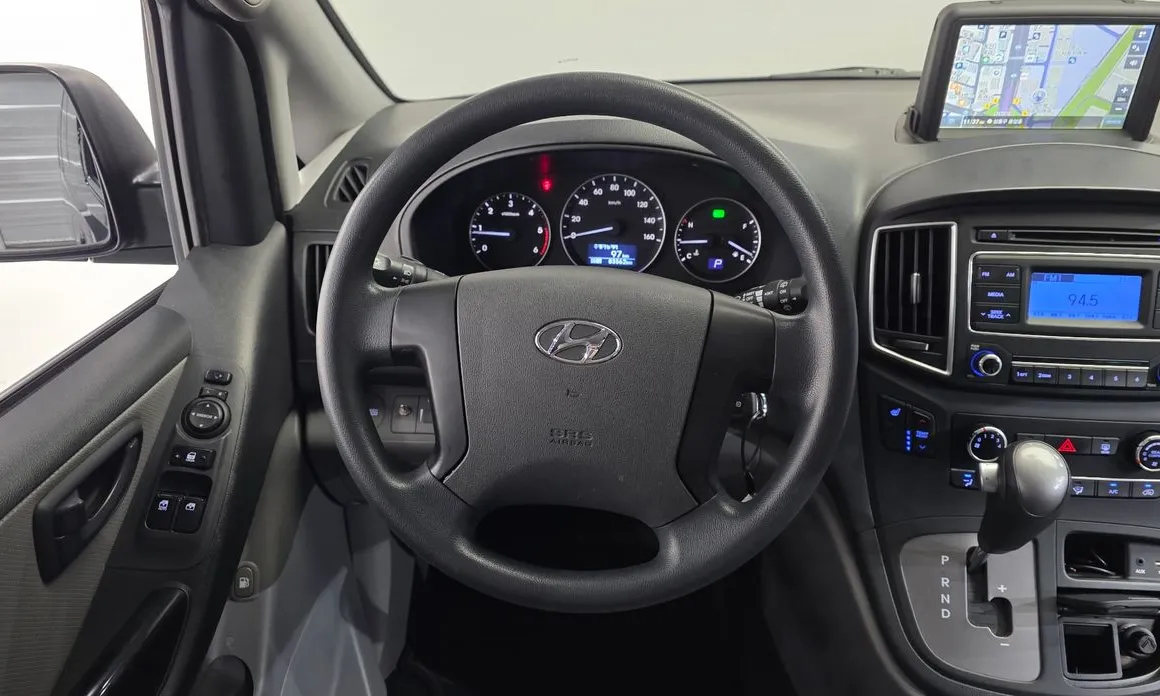 Hyundai Starex