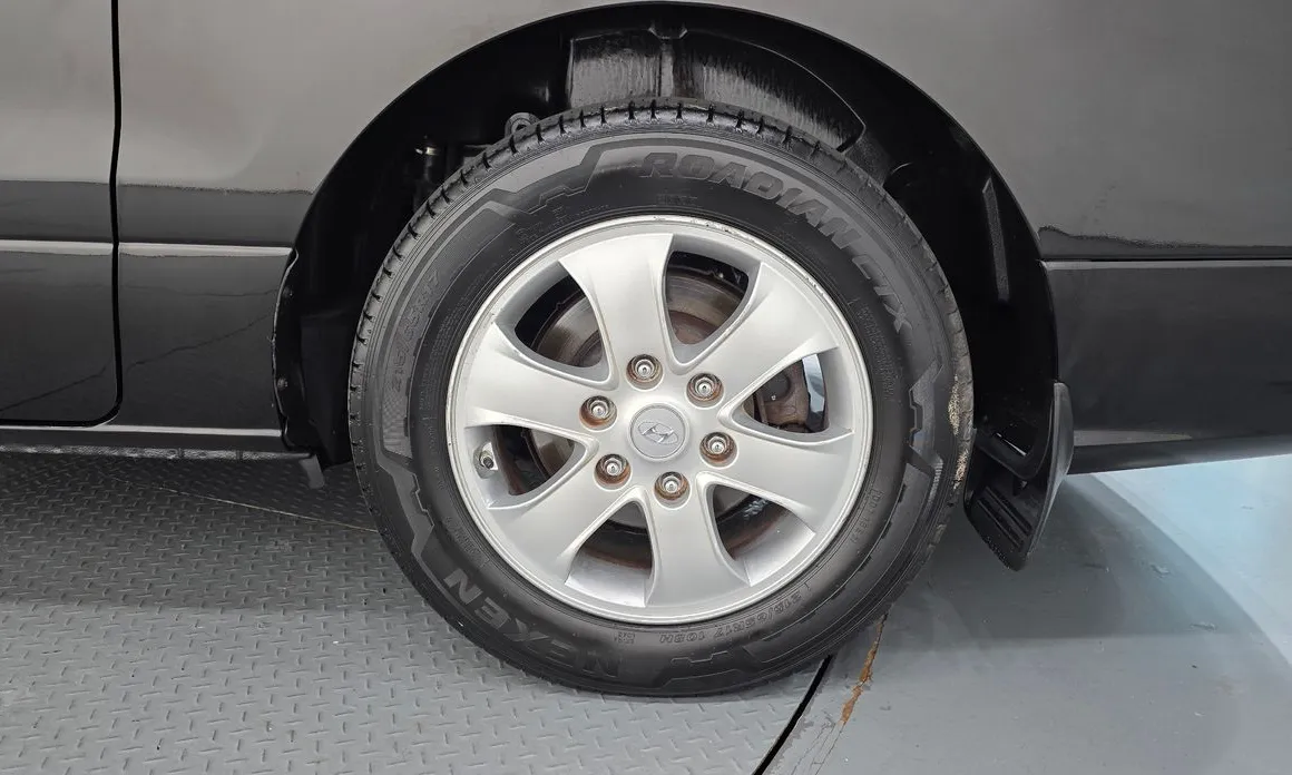 Hyundai Starex
