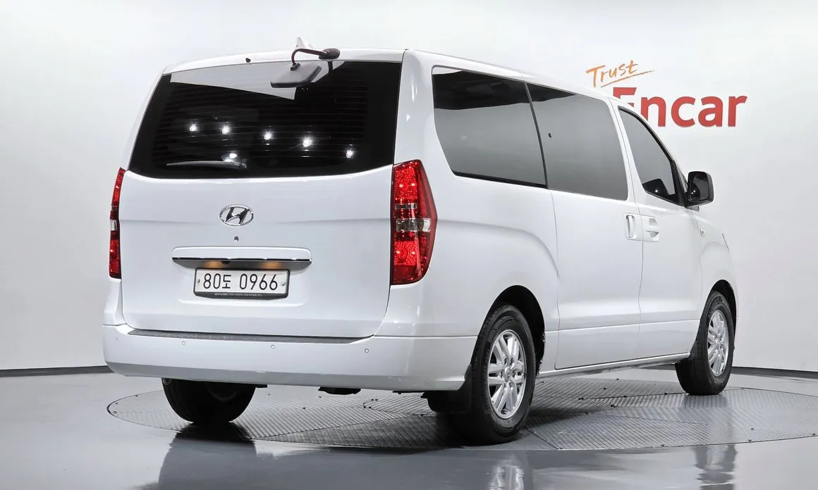 Hyundai Starex