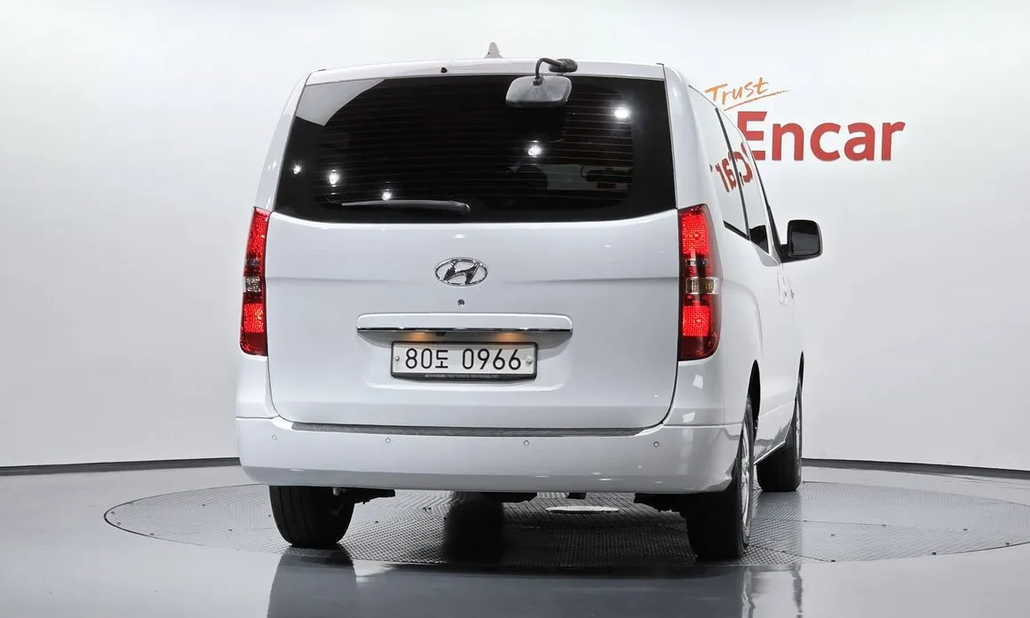 Hyundai Starex